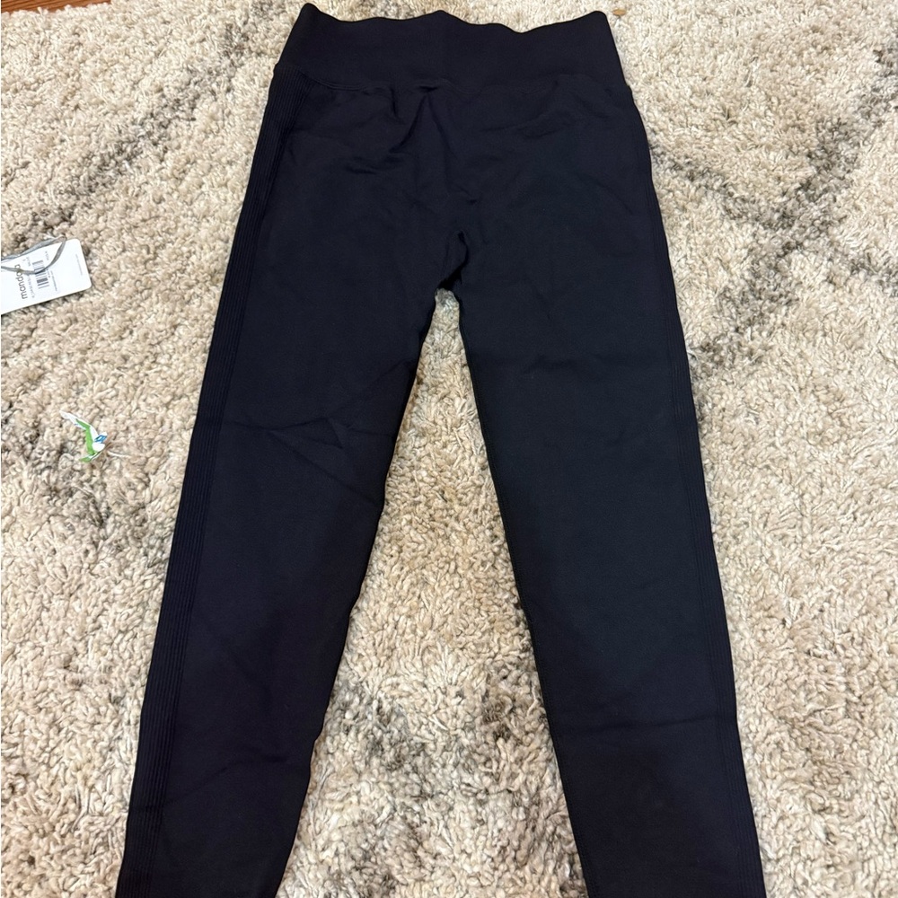 Halara Black High-Waisted tummy control Leggings butt lifting
